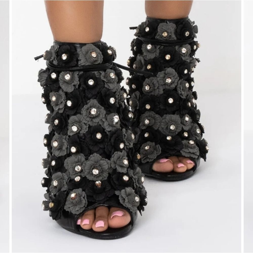 AKIRA JULIANA FLORAL PEEP TOE BOOTIE,NIB